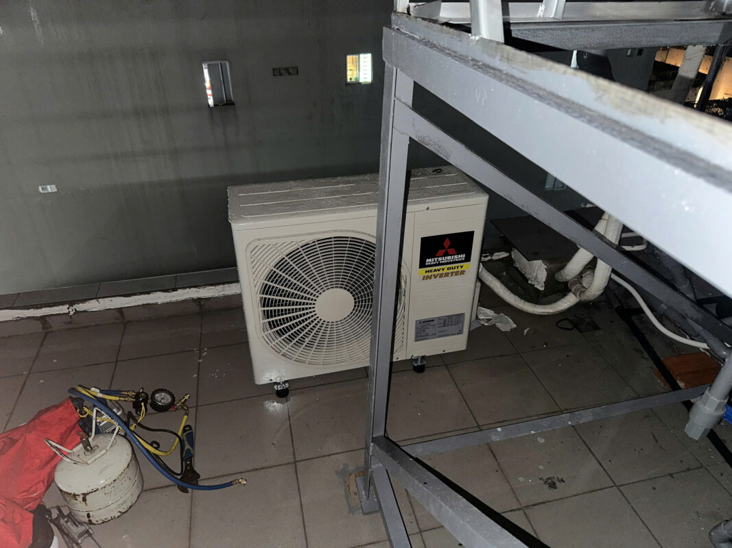 Sân thượng - vị trí đặt dàn nóng máy lạnh cassette âm trần