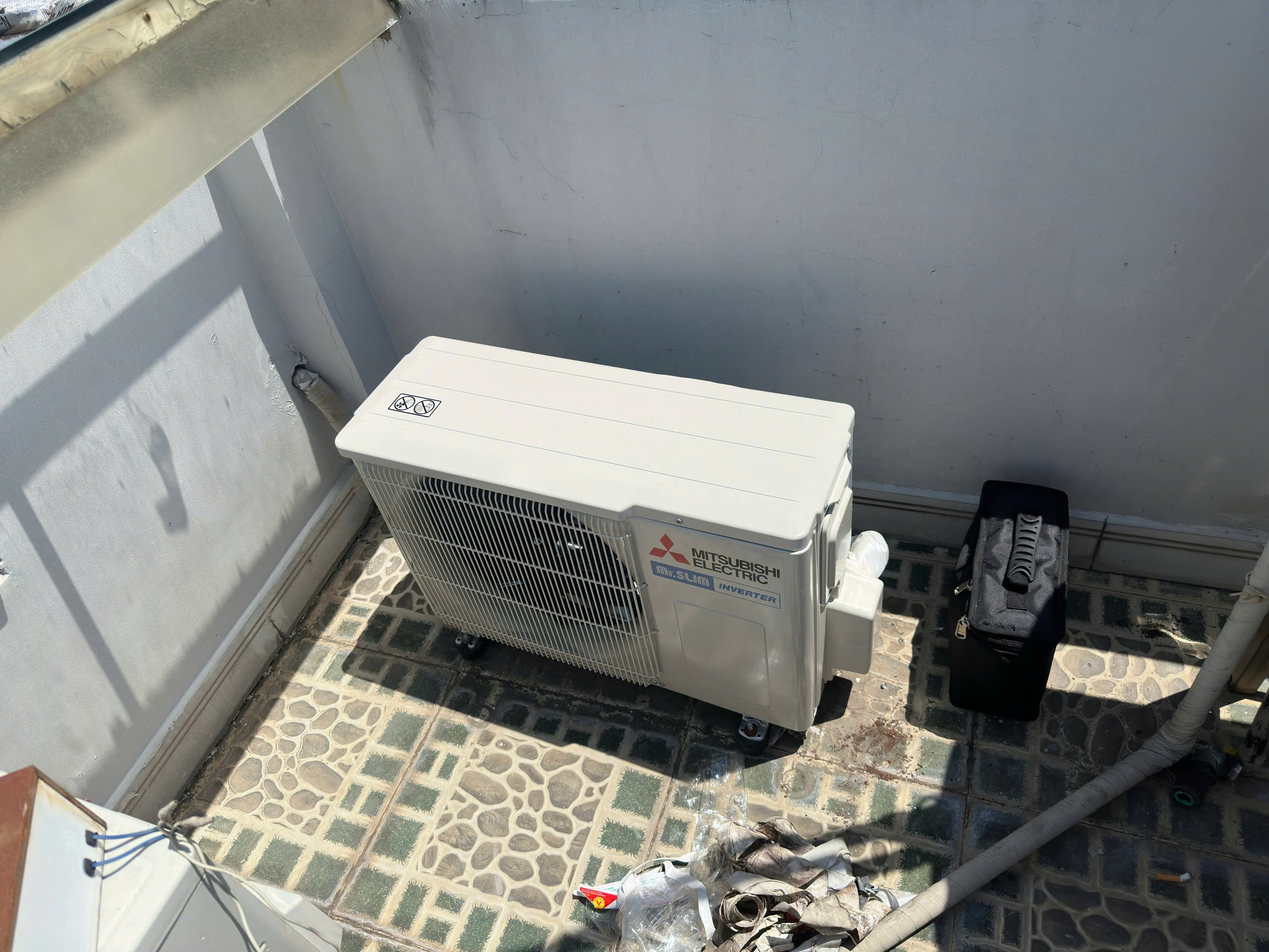 Dàn nóng máy lạnh mitsubishi electric